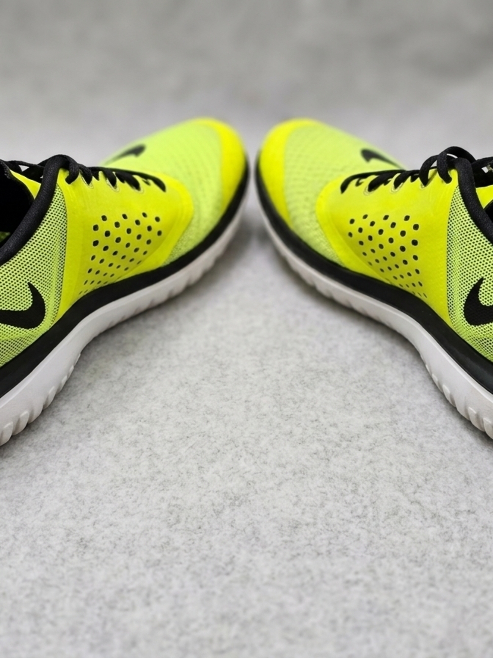 Nike FS Lite Run 2 - Volt Yellow & Black - Lightweight Running Shoes - Picture 5 of 5